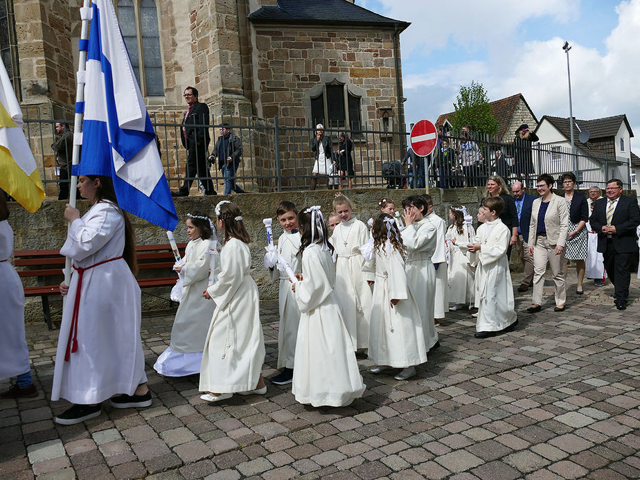 Feier der 1. Heiligen Kommunion in Sankt Crescentius (Foto: Karl-Franz Thiede)